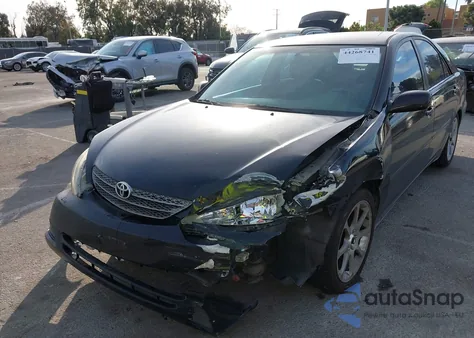 2004 Toyota Camry Le z USA, uszkodzony, nr VIN 4T1BE32K84U323216
